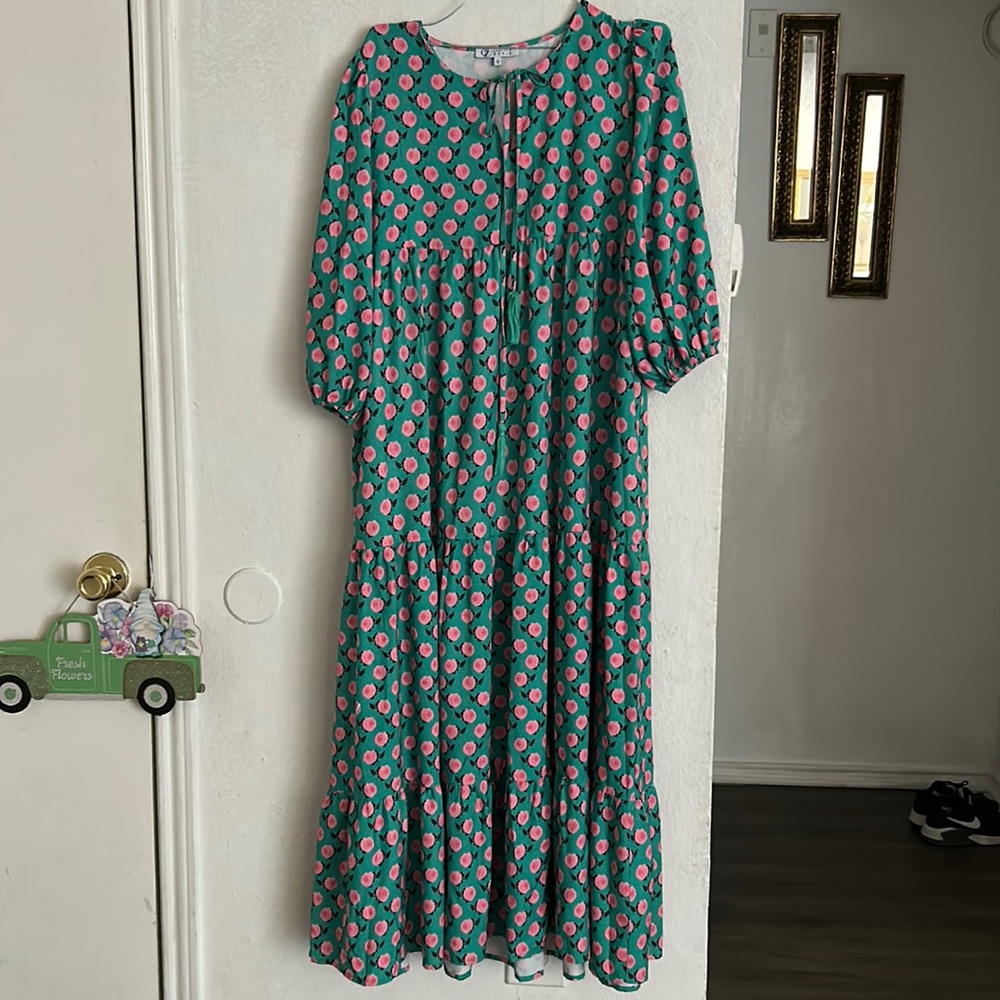 Un ermoso 👗 usado en muy buenas condiciones marca Zcezele talla s es bellísimo